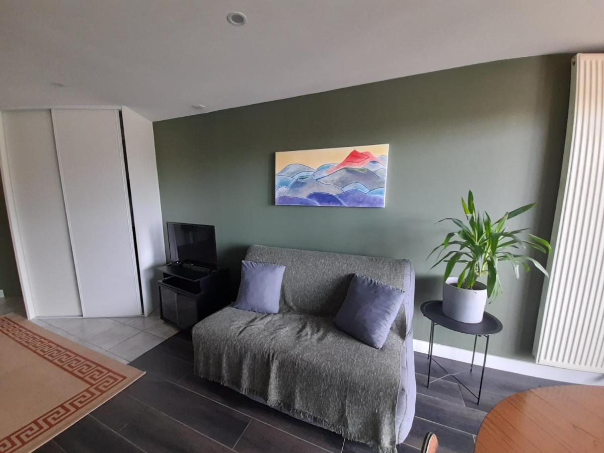 A 5 Mns Du Puy De Dome Avec Vue Imprenable Studio Rez De Jardin 24M2 Neuf A Laschamps Saint-Genès-Champanelle Exteriör bild